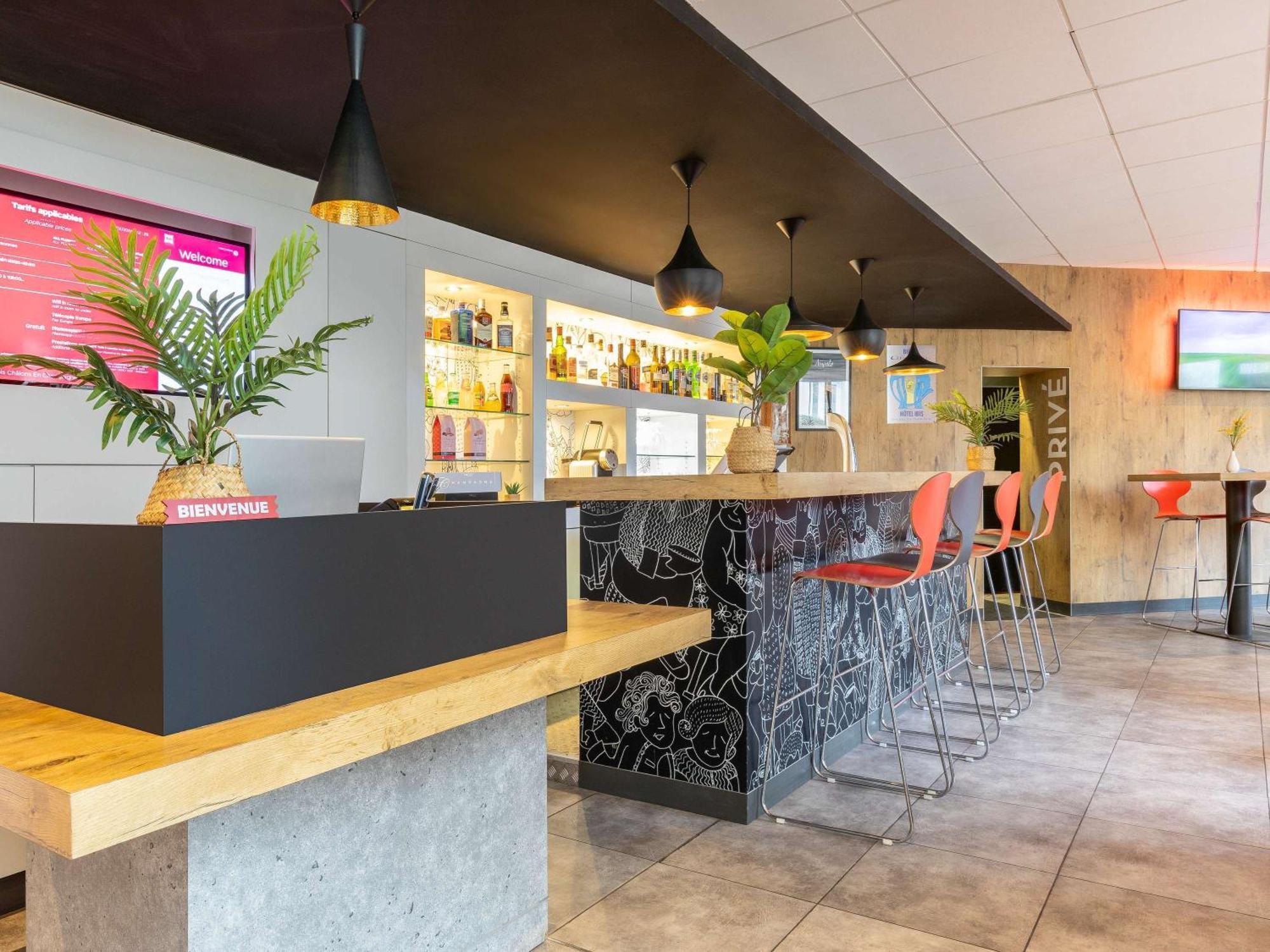 ホテル Ibis Chalons En Champagne エクステリア 写真