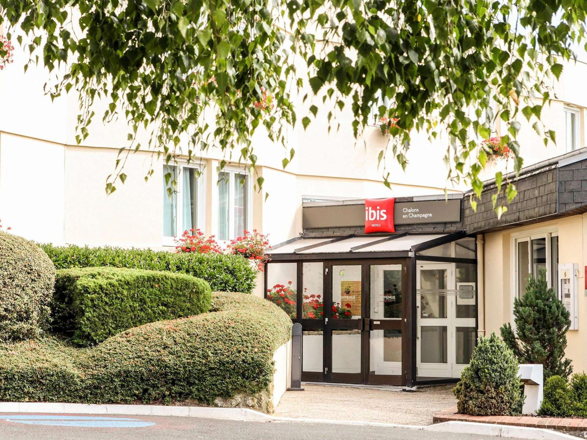 ホテル Ibis Chalons En Champagne エクステリア 写真