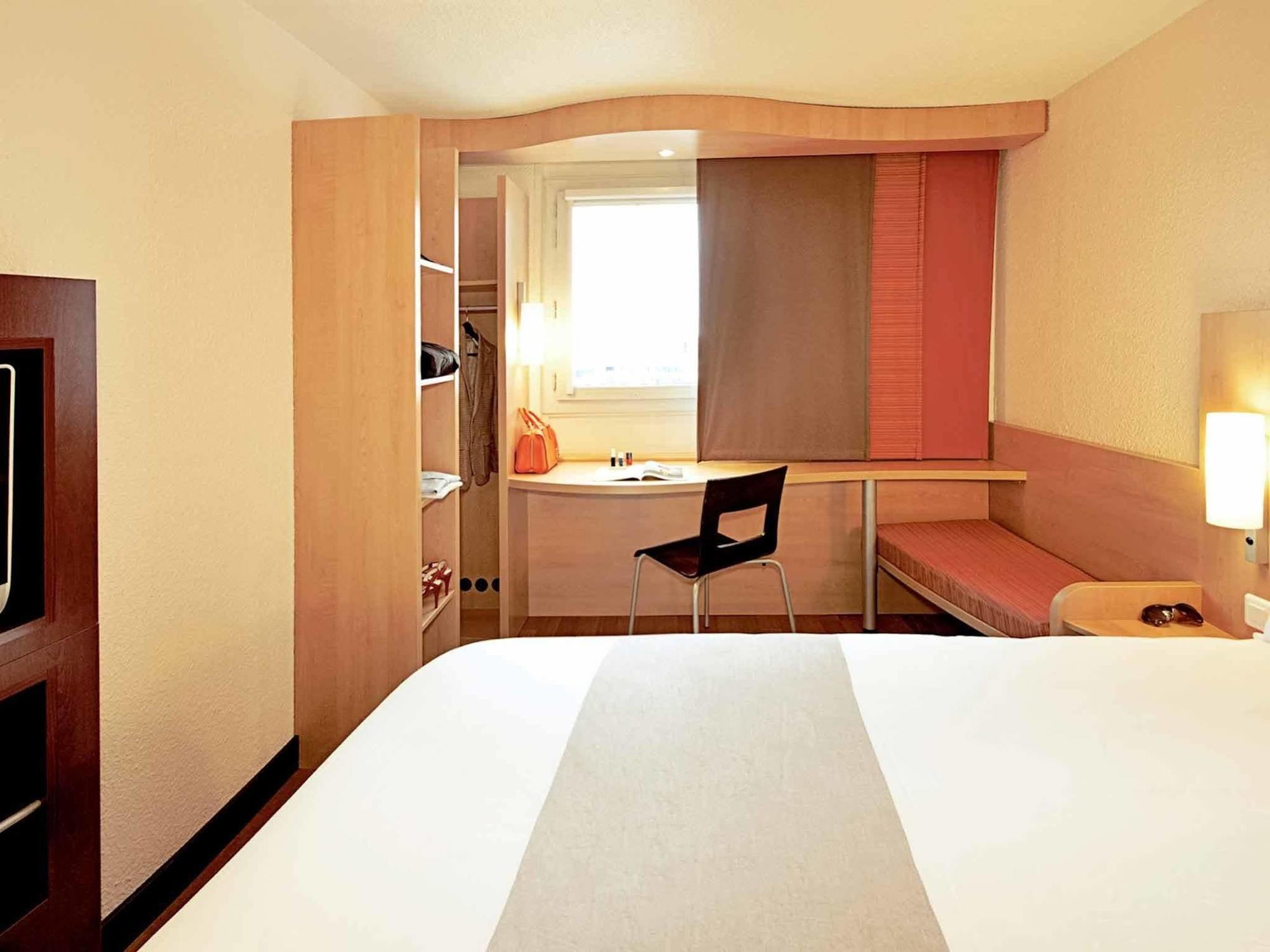 ホテル Ibis Chalons En Champagne エクステリア 写真