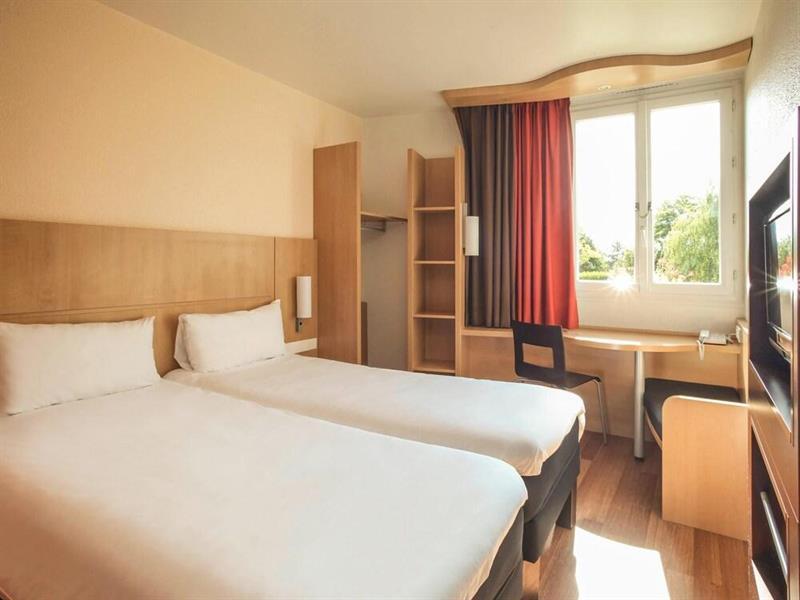 ホテル Ibis Chalons En Champagne エクステリア 写真